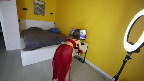 Snapshot of kissmesloww chatting on 8, 10, 2025 Snezhana online show from 8, 10, 2025