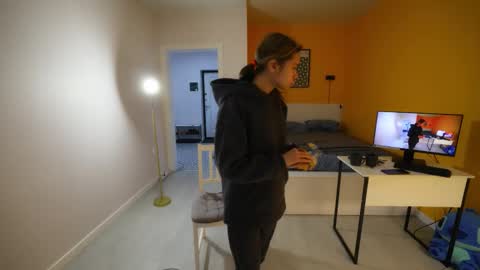 Snapshot of kissmesloww chatting on 19, 10, 2025 Snezhana online show from 19, 10, 2025