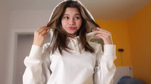 Snapshot of kissmesloww chatting on 26, 10, 2025 Snezhana online show from 26, 10, 2025