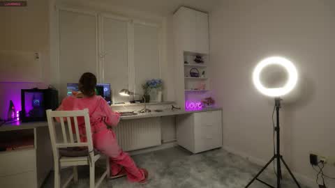 Snapshot of kissmesloww chatting on 1, 11, 2025 Snezhana online show from 1, 11, 2025