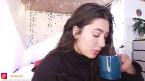 Snapshot of kisstarxxx chatting on 7, 11, 2025 Helena and Brad online show from 7, 11, 2025