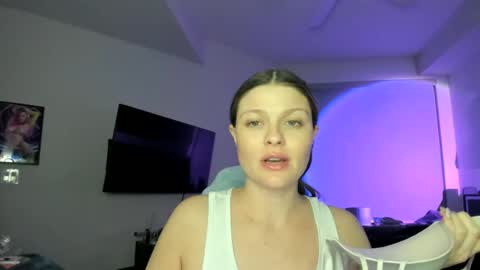 Snapshot of kitsuneserina77 chatting on 11, 1, 2025 Serina Chan online show from 11, 1, 2025