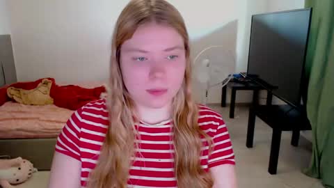 Jennyblonde and Emmabrunette online show from 11, 5, 2026