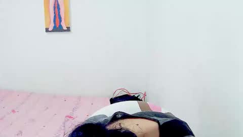 kitten_punches02 online show from 5, 12, 2025