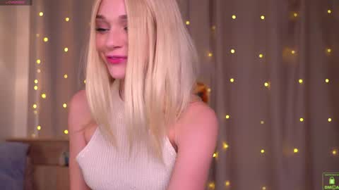 Snapshot of kittessa chatting on 7, 12, 2024 Tessa online show from 7, 12, 2024