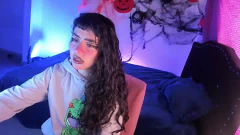 kitty__chs online show from 6, 11, 2025