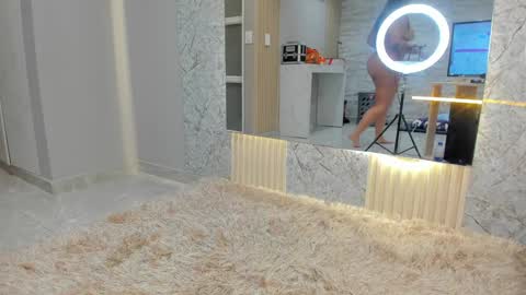 kitty__diamond_ online show from 1, 1, 2025