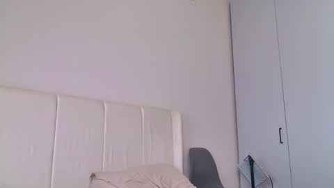 Snapshot of kitty_dora chatting on 25, 4, 2026 Evelyn online show from 25, 4, 2026