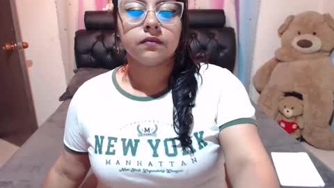 Snapshot of kitty_eyes chatting on 10, 2, 2025 kitty online show from 10, 2, 2025