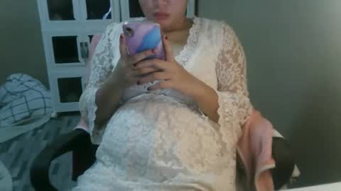 Snapshot of kitty_fussy chatting on 7, 10, 2025 kitty_fussy online show from 7, 10, 2025