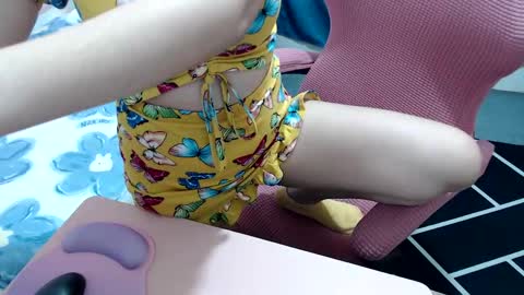 Snapshot of kitty_kity chatting on 22, 4, 2026 Kate online show from 22, 4, 2026
