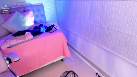 Snapshot of kitty_pam chatting on 13, 11, 2025 Kitty online show from 13, 11, 2025