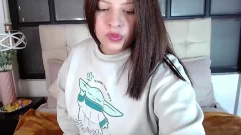 Snapshot of kitty_vibes_ chatting on 2, 11, 2025 K I T T Y   online show from 2, 11, 2025