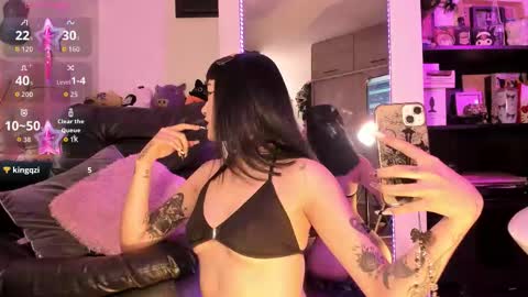 Snapshot of kittygoth_ chatting on 28, 11, 2025 Kitty Goth online show from 28, 11, 2025