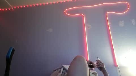 Snapshot of kittykat_1999 chatting on 16, 10, 2025 kittykat 1999 online show from 16, 10, 2025