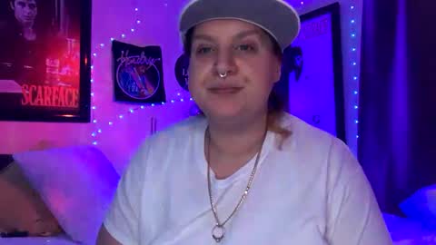 Snapshot of kittykay86 chatting on 11, 1, 2025 Bella Blue BBW online show from 11, 1, 2025