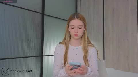 Monika online show from 22, 2, 2025