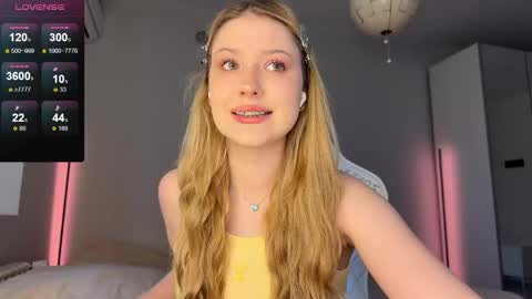 Snapshot of kittyloffe chatting on 26, 4, 2026 Monika online show from 26, 4, 2026