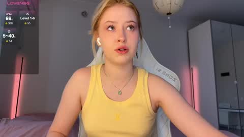 Snapshot of kittyloffe chatting on 15, 5, 2026 Monika online show from 15, 5, 2026