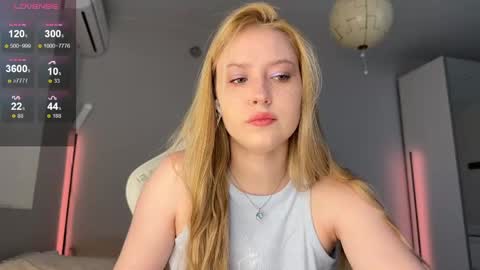 Snapshot of kittyloffe chatting on 30, 5, 2026 Monika online show from 30, 5, 2026