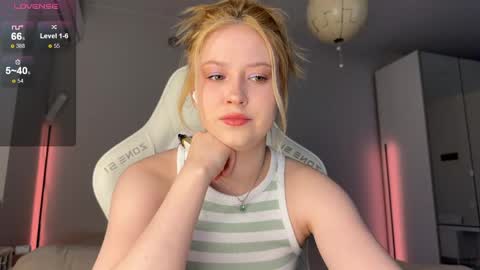 Snapshot of kittyloffe chatting on 31, 5, 2026 Monika online show from 31, 5, 2026