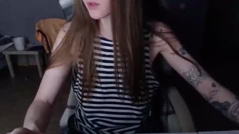 Snapshot of kittylovemoon chatting on 26, 4, 2026 KittyloveMoon online show from 26, 4, 2026