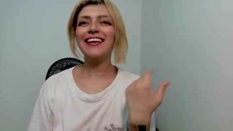 Kitty Trixy online show from 1, 5, 2026
