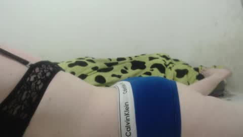 Snapshot of kittywhiteass chatting on 1, 2, 2025 kittywhiteass online show from 1, 2, 2025