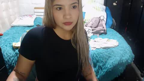 Snapshot of kittyzevee_ chatting on 29, 9, 2025 kittyzevee_ online show from 29, 9, 2025