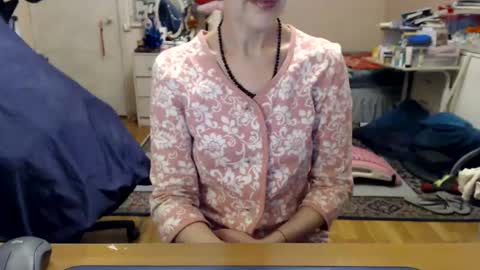 KiuminBerry online show from 4, 3, 2025