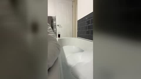 kjj1990 online show from 19, 3, 2026