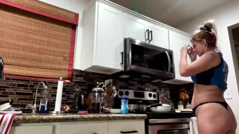 kkayla132 online show from 17, 12, 2025