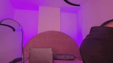 Snapshot of kkira_doll chatting on 12, 5, 2026 Kkira online show from 12, 5, 2026