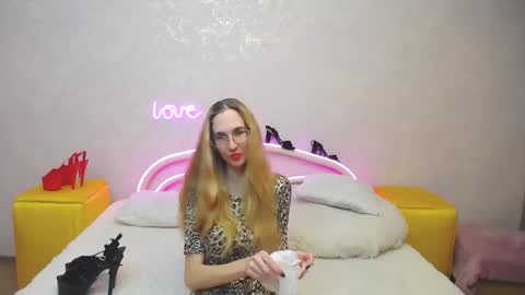 Klary online show from 5, 3, 2025