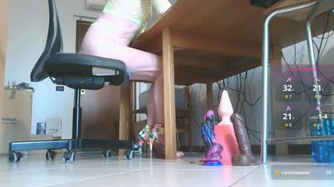 Snapshot of klaudiacd chatting on 28, 9, 2025 Klaudia online show from 28, 9, 2025