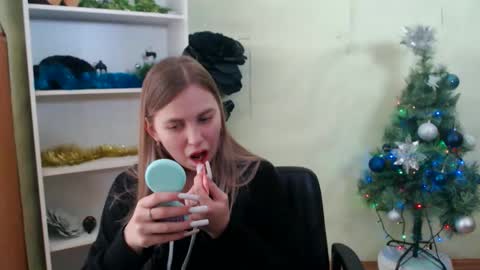 Snapshot of klerkarina chatting on 8, 1, 2025 klerkarina online show from 8, 1, 2025