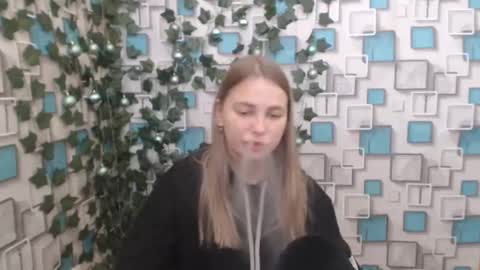 Snapshot of klerkarina chatting on 9, 1, 2025 klerkarina online show from 9, 1, 2025