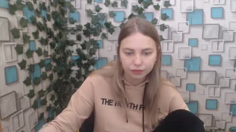 Snapshot of klerkarina chatting on 8, 2, 2025 klerkarina online show from 8, 2, 2025