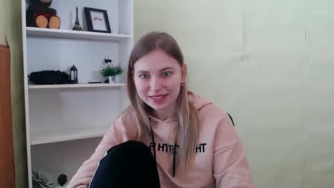 Snapshot of klerkarina chatting on 13, 2, 2025 klerkarina online show from 13, 2, 2025