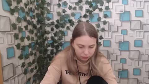 Snapshot of klerkarina chatting on 2, 3, 2025 klerkarina online show from 2, 3, 2025