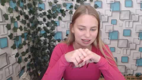 Snapshot of klerkarina chatting on 5, 10, 2025 klerkarina online show from 5, 10, 2025