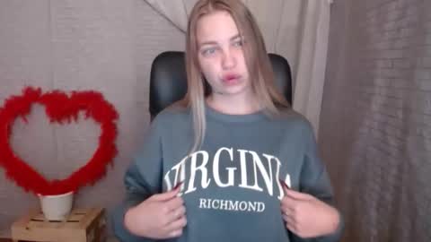 Snapshot of klerkarina chatting on 7, 10, 2025 klerkarina online show from 7, 10, 2025