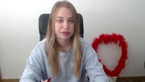 Snapshot of klerkarina chatting on 19, 10, 2025 klerkarina online show from 19, 10, 2025