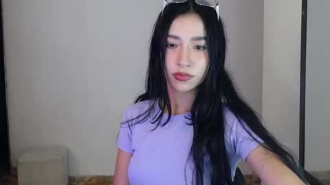 Snapshot of kloe_atlanta chatting on 11, 3, 2025 KLOE online show from 11, 3, 2025