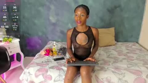 K L O E online show from 22, 11, 2025