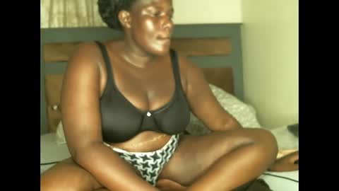 Snapshot of kmagie chatting on 2, 12, 2025 kmagie online show from 2, 12, 2025