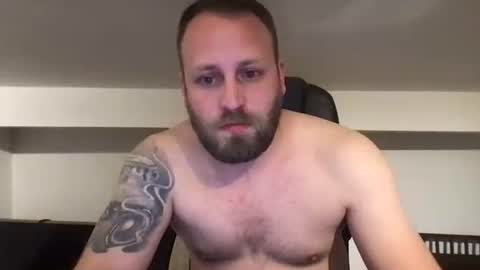 Snapshot of kobasic chatting on 3, 3, 2025 hugo online show from 3, 3, 2025