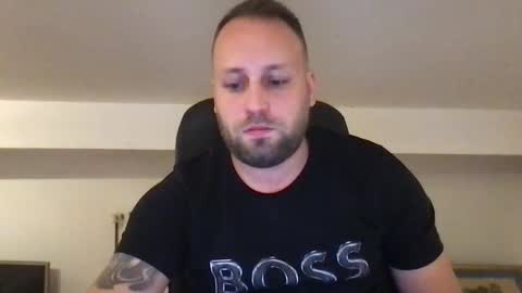 Snapshot of kobasic chatting on 12, 10, 2025 hugo online show from 12, 10, 2025