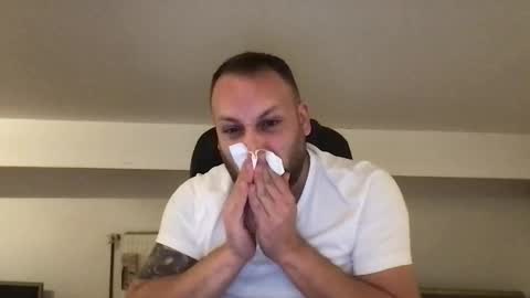 Snapshot of kobasic chatting on 15, 10, 2025 hugo online show from 15, 10, 2025