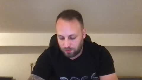 Snapshot of kobasic chatting on 19, 10, 2025 hugo online show from 19, 10, 2025